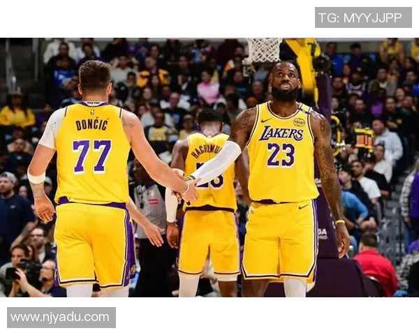 三月湖人与鹈鹕的激烈对决展现篮球魅力与团队精神的巅峰较量